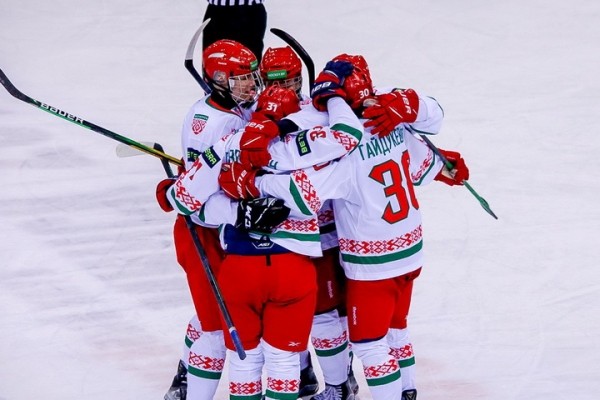 Футбол.  Юниорская команда Беларуси (U-18) одержала победу над женской сборной России
 