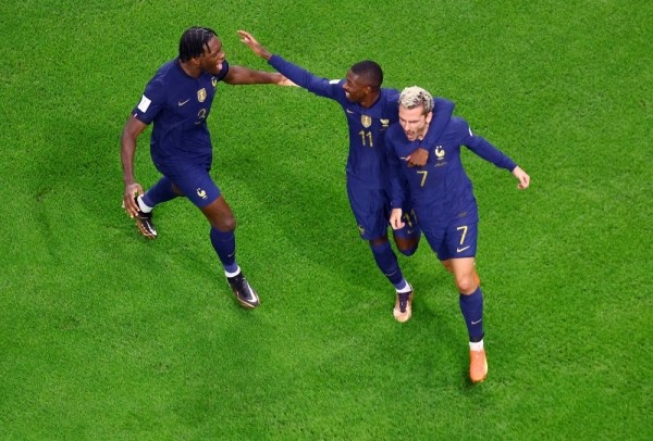 Футбол.  ЧМ-2022. Верно ли не засчитали гол Гризманна, который сравнял счет на 98-й минуте матча со сборной Туниса?
  