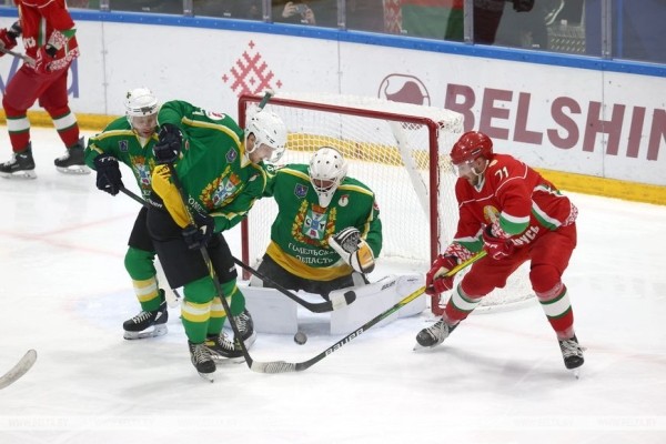 Хоккейная команда Президента Беларуси выиграла в матче любительского турнира