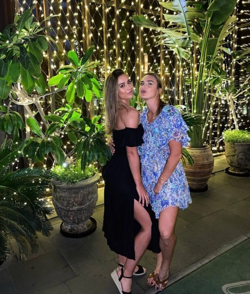 Теннис.  "О прошлой ночи". Арина Соболенко и Паула Бадоса отдохнули в Дубае
 