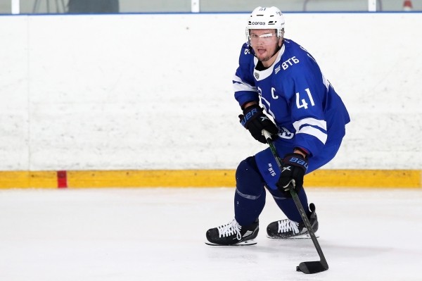 Хоккей.  КХЛ. Шайба Кирилла Готовца помогла московскому "Динамо" одолеть "Сочи"
 