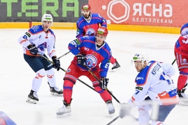 Хоккей.  Betera-Экстралига. "Шахтер" одолел "Металлург", "Локомотив" на выезде обыграл "Юность", "Химик" выиграл у "Витебска" в матче с семью голами
 