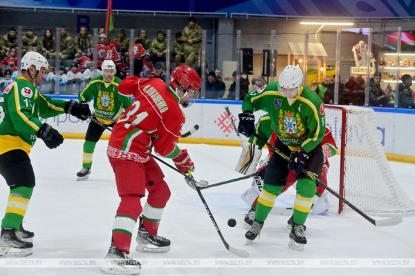 Хоккейная команда Президента Беларуси выиграла в матче любительского турнира