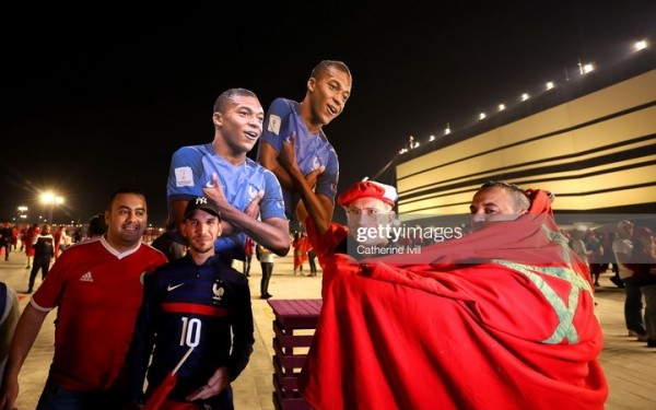 Футбол.  ЧМ-2022. 1/2 финала. Франция — Марокко: в воротах Лорис напротив Боно, Мбаппе против Эн-Несири
  