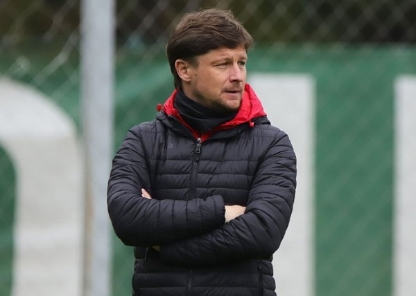 Футбол. Алексей Бага: сегодня есть такая ситуация, поэтому нужно максимально качественно проводить сборы здесь
Футбол. Алексей Бага: сегодня есть такая ситуация, поэтому нужно максимально качественно проводить сборы здесь