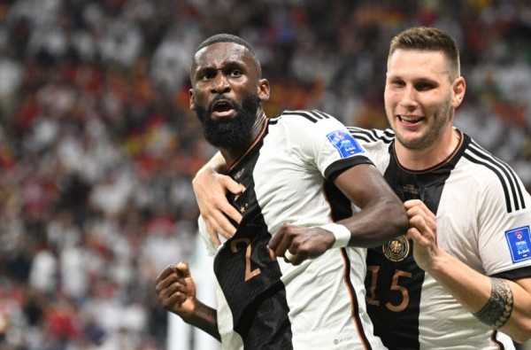 Футбол. ЧМ-2022. Сборной Германии нужна победа, но не все зависит от нее. Вылетит ли бундестим на втором мундиале кряду?
Футбол. ЧМ-2022. Сборной Германии нужна победа, но не все зависит от нее. Вылетит ли бундестим на втором мундиале кряду?