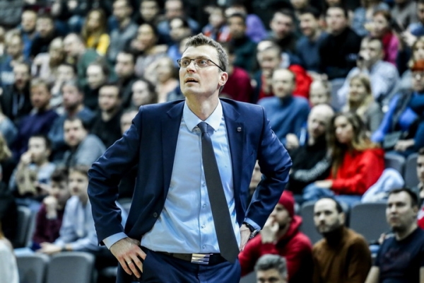 Баскетбол. В 2022 году по опросу "ПБ" среди сотни экспертов лучшим тренером мужской команды в Беларуси назван Ростислав Вергун
Баскетбол. В 2022 году по опросу "ПБ" среди сотни экспертов лучшим тренером мужской команды в Беларуси назван Ростислав Вергун