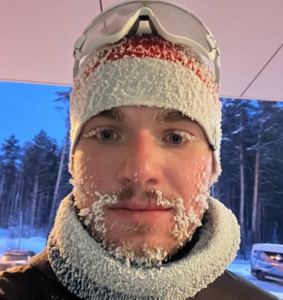 Биатлон.  Дмитрий Лазовский из Тюмени: у нас тут минуc 17. Прогноз успокаивает, что к спринту должно быть теплее
 