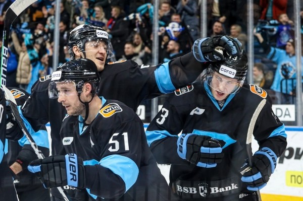 Хоккей.  КХЛ. Минское "Динамо" уступило ЦСКА, пропустив четыре шайбы в третьем периоде. У "зубров" третье поражение подряд
&nbsp;