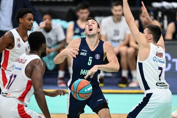 Баскетбол.  Единая Лига ВТБ. "Мінск" уступил "Парме" с разницей в 23 очка, потерпев 14-е поражение в 15 матчах
 