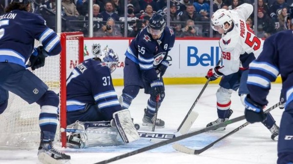 Хоккей. "Вашингтон" обыграл "Виннипег", у Протаса "ассист", Овечкин забросил в пустые
Хоккей. "Вашингтон" обыграл "Виннипег", у Протаса "ассист", Овечкин забросил в пустые