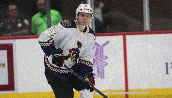 Хоккей. Владислав Колячонок заработал "+1" в победном матче регулярного чемпионата АХЛ
Хоккей. Владислав Колячонок заработал "+1" в победном матче регулярного чемпионата АХЛ