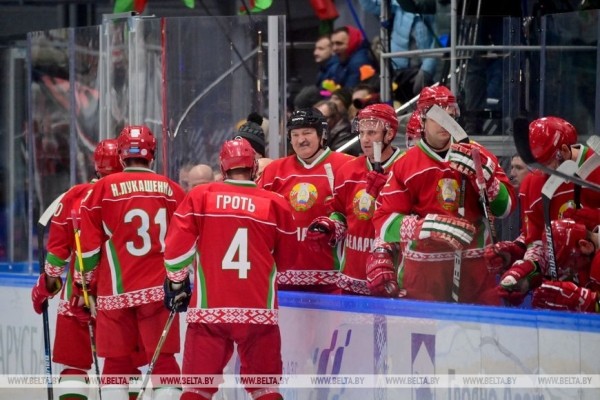 Хоккейная команда Президента Беларуси выиграла в матче любительского турнира