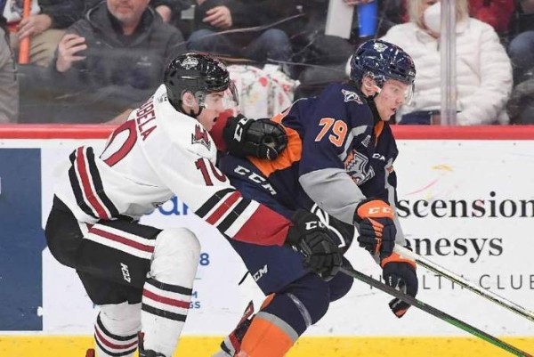 Хоккей.  Дмитрий Кузьмин заработал 1+1 в матче хоккейной лиги Онтарио, завершив игру с показателем "+6"
 