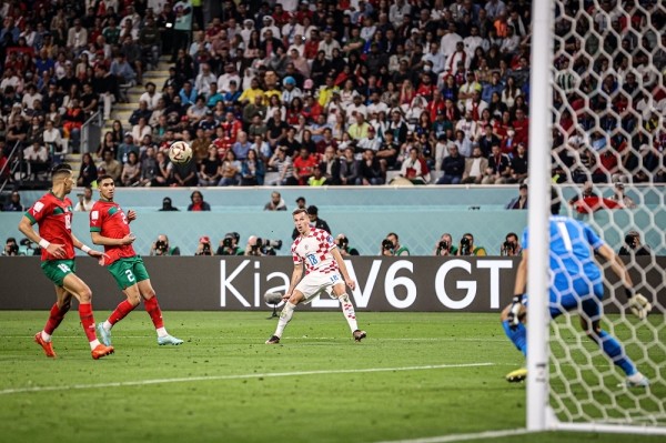 Футбол. ЧМ-2022. Мислав Оршич забил фантастический гол и вывел хорватов вперед в матче с марокканцами за бронзу
Футбол. ЧМ-2022. Мислав Оршич забил фантастический гол и вывел хорватов вперед в матче с марокканцами за бронзу