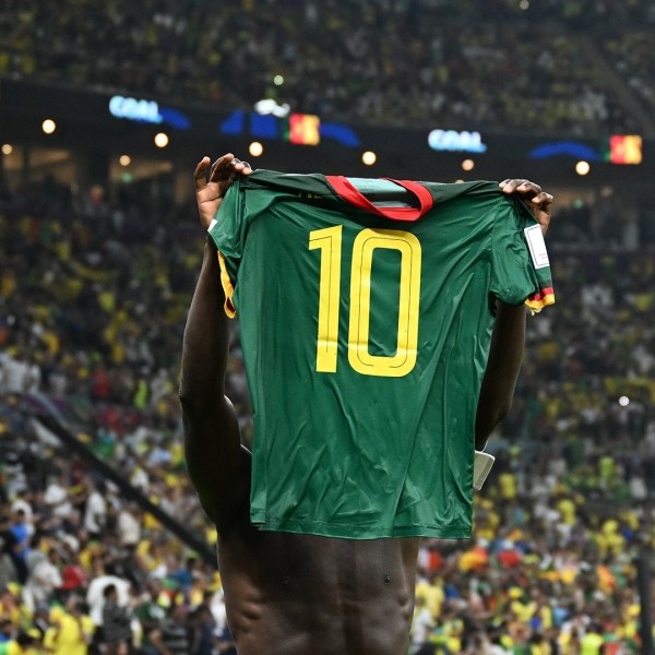 Футбол. ЧМ-2022. Сборная Камеруна переиграла команду Бразилии, но не вышла в плей-офф. Абубакар снял майку и был удален
Футбол. ЧМ-2022. Сборная Камеруна переиграла команду Бразилии, но не вышла в плей-офф. Абубакар снял майку и был удален