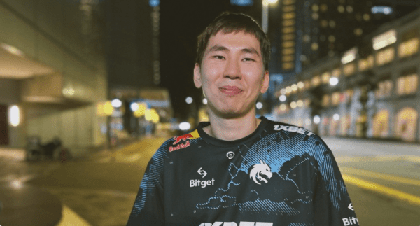 Разное.  Новые составы NaVi, Virtus.pro, One Move по Dota 2 и другие новости киберспорта за 6 декабря
 