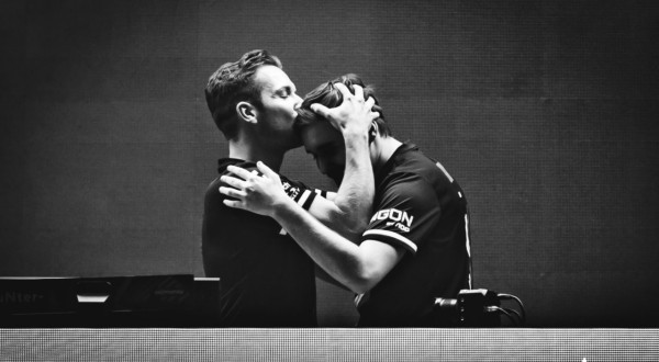 Разное.  Итоги первого дня мейн-ивента Fight Club: Episode 3, гранд-финалисты BLAST и другие новости индустрии за 17 декабря
 