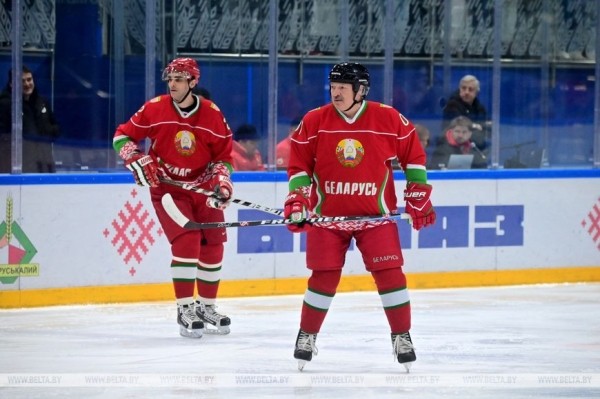 Хоккейная команда Президента Беларуси выиграла в матче любительского турнира
