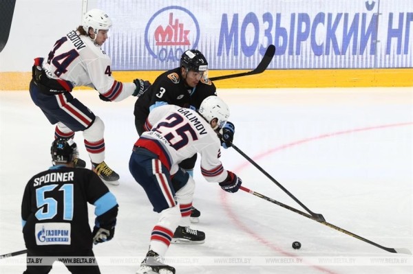 Хоккейное минское "Динамо" потерпело шестое поражение подряд