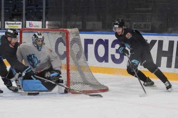 Хоккей.  КХЛ. Минское "Динамо" 8 декабря примет СКА, начало матча в 19.10
  