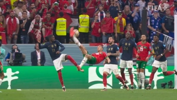 Футбол.  ЧМ-2022. Матч Франция — Марокко мог подарить самый красивый гол мундиаля в исполнении Джавада Эль-Ямика
  