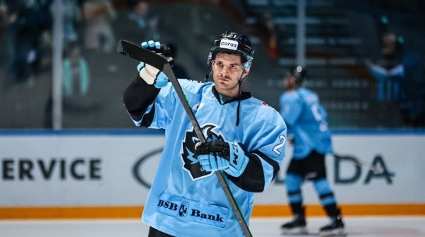 Хоккей. Источник: минское "Динамо" запросило у "Авангарда" за Джозефа Душака 600 тысяч долларов
Хоккей. Источник: минское "Динамо" запросило у "Авангарда" за Джозефа Душака 600 тысяч долларов