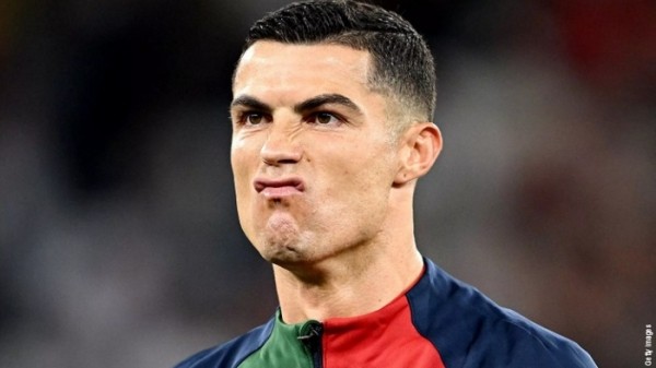 Футбол. Криштиану Роналду пока отказывается от перехода в "Аль-Наср", поскольку ждет предложения от участника Лиги чемпионов
Футбол. Криштиану Роналду пока отказывается от перехода в "Аль-Наср", поскольку ждет предложения от участника Лиги чемпионов