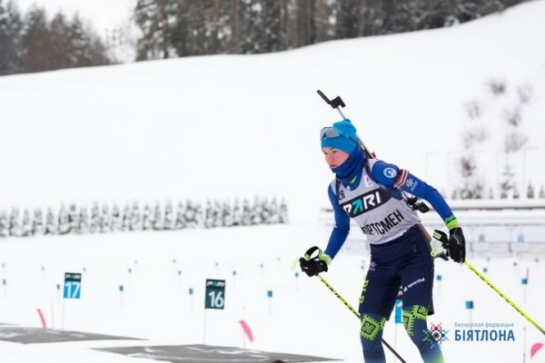Биатлон. Динара Алимбекова тренировалась в Раубичах под "номером один", выданным на этапе Кубка мира в Антхольце
Биатлон. Динара Алимбекова тренировалась в Раубичах под "номером один", выданным на этапе Кубка мира в Антхольце