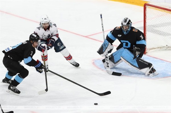 Хоккейное минское "Динамо" потерпело шестое поражение подряд