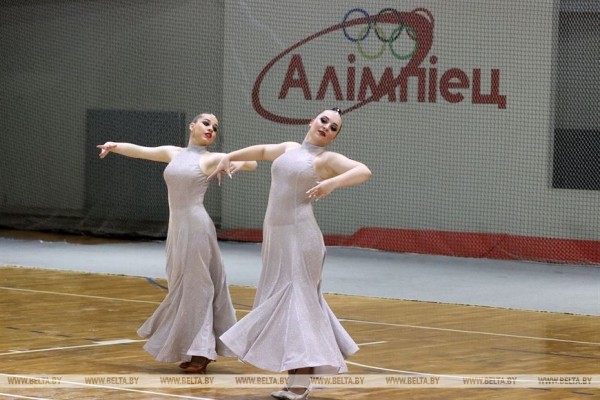 ФОТОФАКТ: В могилевском СК "Олимпиец" 11 декабря прошли соревнования по спортивному и артистическому танцу "Зимний вихрь"