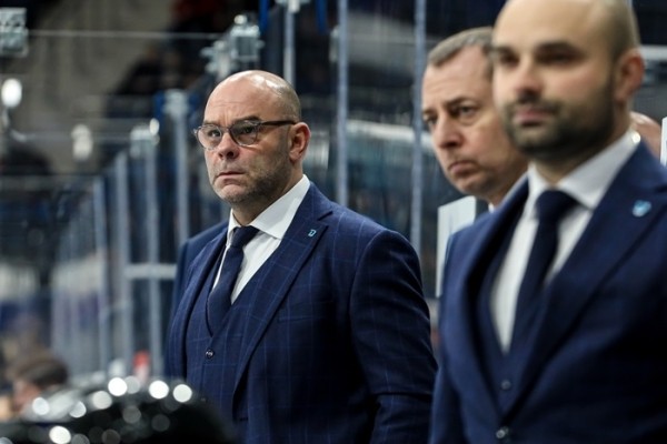 Хоккей.  Крэйг Вудкрофт: вечером до игры с "Северсталью" почувствовал недомогание. Потом врачи сказали, что это отравление
 