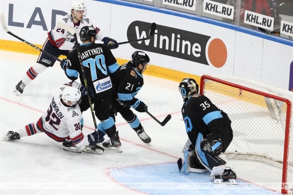 Хоккейное минское "Динамо" потерпело шестое поражение подряд