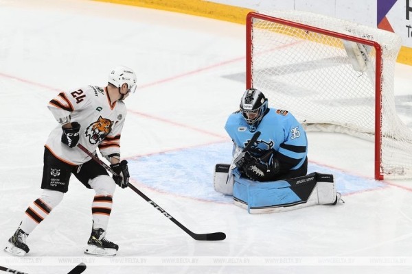 Хоккеисты минского "Динамо" проиграли третий матч подряд в КХЛ 