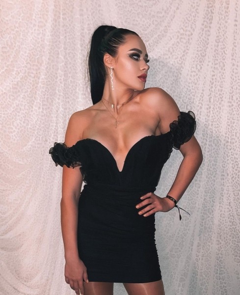 Гандбол.  Мария Коновал поделилась фото в провокационном декольте
 