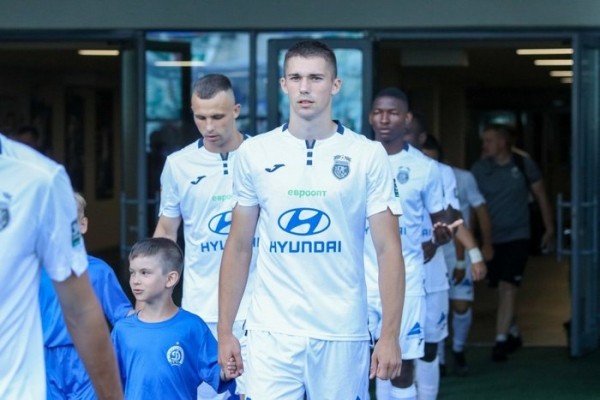 Футбол.  Владислав Морозов покинул "Ислочь" и присоединится к минскому "Динамо"
 