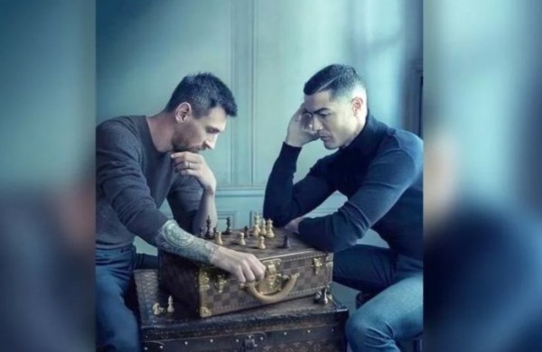 Футбол. Саудовский "Аль-Хиляль" хочет переплюнуть "Аль-Наср" и подписать Месси с зарплатой в 280 млн евро в год
Футбол. Саудовский "Аль-Хиляль" хочет переплюнуть "Аль-Наср" и подписать Месси с зарплатой в 280 млн евро в год