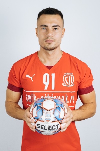 Разное.  Александр Чибисов: из "Сибиряка" в "Столице" будет парень. Игрок качественный, и я считаю, что должен нас усилить
 