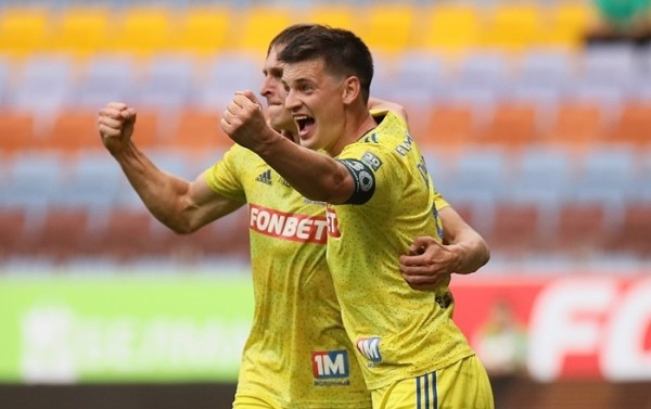 Футбол. Гол Сазончика принес БАТЭ победу над "Ислочью"
Футбол. Гол Сазончика принес БАТЭ победу над "Ислочью"