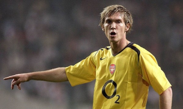 Футбол.  Александр Глеб: верю ли я в чемпионство "Арсенала"? Верю, а почему не верить? Думаю, нормально доведут дело до победы
 