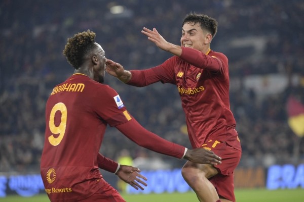 Футбол.  Чемпионат Италии. Дубль Дибалы принес "Роме" "сухую" победу в матче с "Фиорентиной"
 