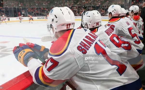 Хоккей.  НХЛ. "Нью-Джерси" в овертайме взял верх над "Рейнджерс", отыгравшись с 1:3. Шарангович в 18 сменах очков не заработал
  