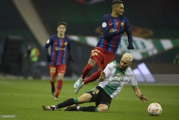 Футбол. Суперкубок Испании. "Барселона" в серии пенальти обыграла "Бетис" и вышла в финал, где встретится с "Реалом"
Футбол. Суперкубок Испании. "Барселона" в серии пенальти обыграла "Бетис" и вышла в финал, где встретится с "Реалом"