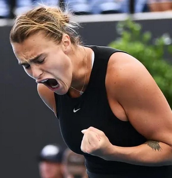 Теннис.  Арина Соболенко на двух тай-брейках победила Людмилу Самсонову в 1/8 финала турнира в Аделаиде
  