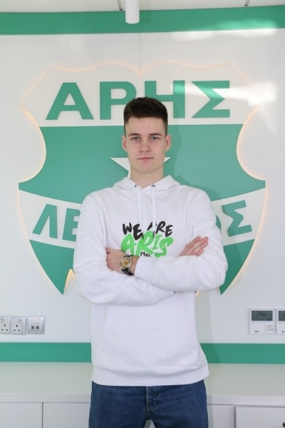 Футбол.  Форвард "Ариса" Артем Шуманский прооперирован
 