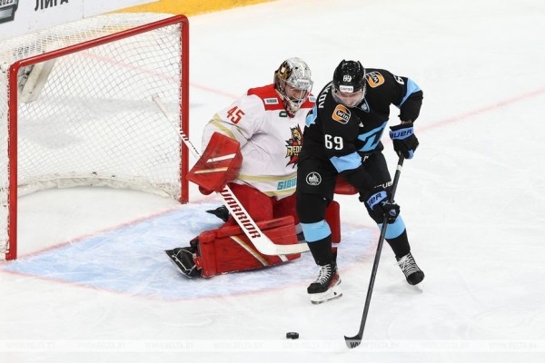 Минское "Динамо" дома уступило "Куньлуню" в матче КХЛ