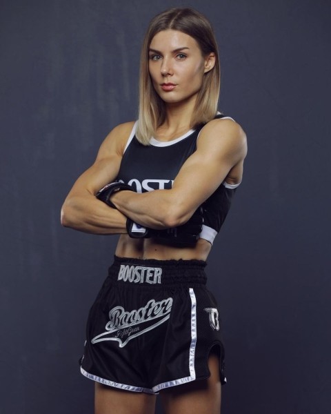 Разное.  "Проблема не в весе, я его не гоняю". Екатерина Вандарьева рассказала, почему сорвался бой с "Супергерл"
 