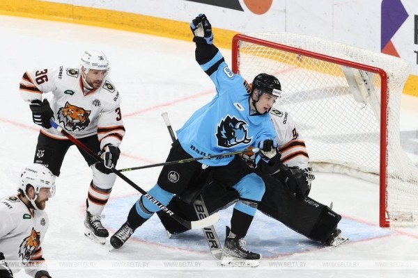 Хоккеисты минского "Динамо" проиграли третий матч подряд в КХЛ 