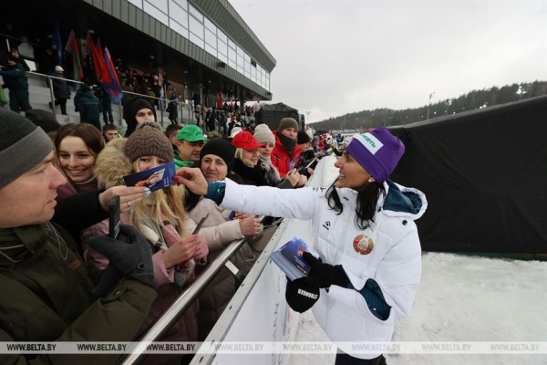 "Это как вернуться на десять лет назад". Завершившие карьеру звезды биатлона выступили в "Раубичах" "Это как вернуться на десять лет назад". Завершившие карьеру звезды биатлона выступили в "Раубичах"