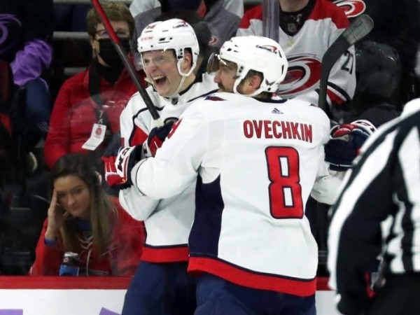 Хоккей. НХЛ. Алексей Протас тренировался с Александром Овечкиным накануне встречи с "Колорадо"
Хоккей. НХЛ. Алексей Протас тренировался с Александром Овечкиным накануне встречи с "Колорадо"